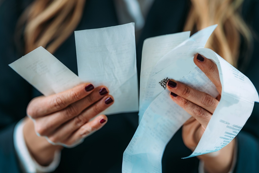 cost-of-living-crisis-hands-receipts